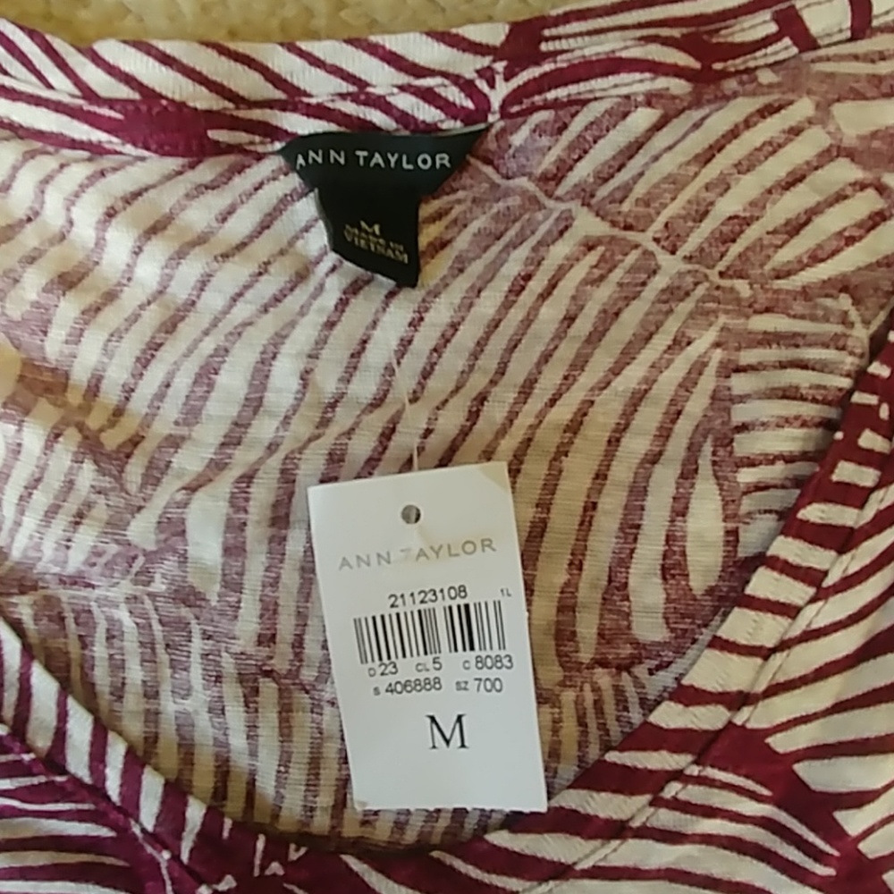 Ann Taylor Top - Picture 2 of 3